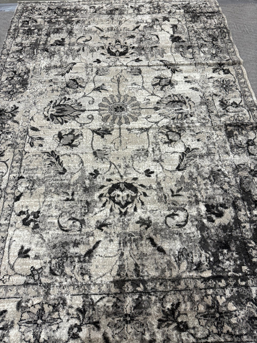 5' x 7' Area Rugs