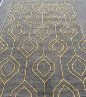Size 5x7.6 Area Rug