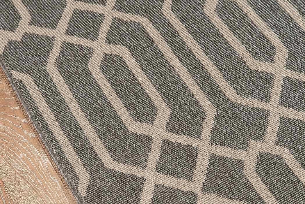 Momeni Rugs , Baja Collection Contemporary Indoor & Outdoor Area Rug, Easy to Clean, UV protected & Fade Resistant, 2'3" x 4'6", Grey