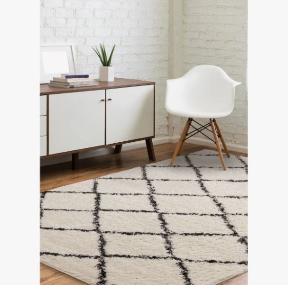 5'3" x 7'7" Simple Shag White Black Trellis Indoor Area Rug