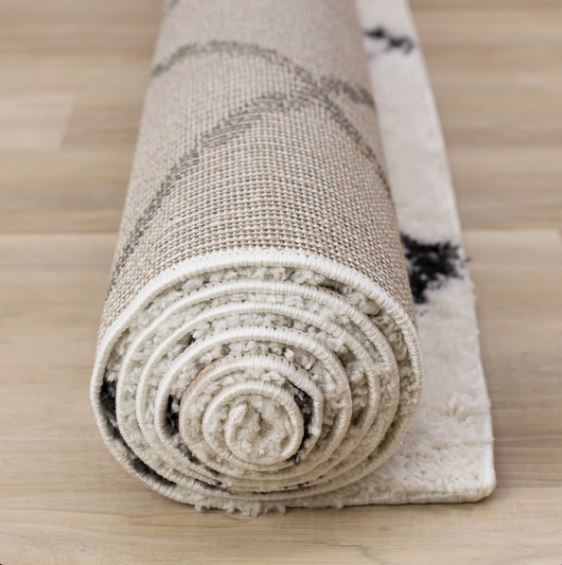 5'3" x 7'7" Simple Shag White Black Trellis Indoor Area Rug