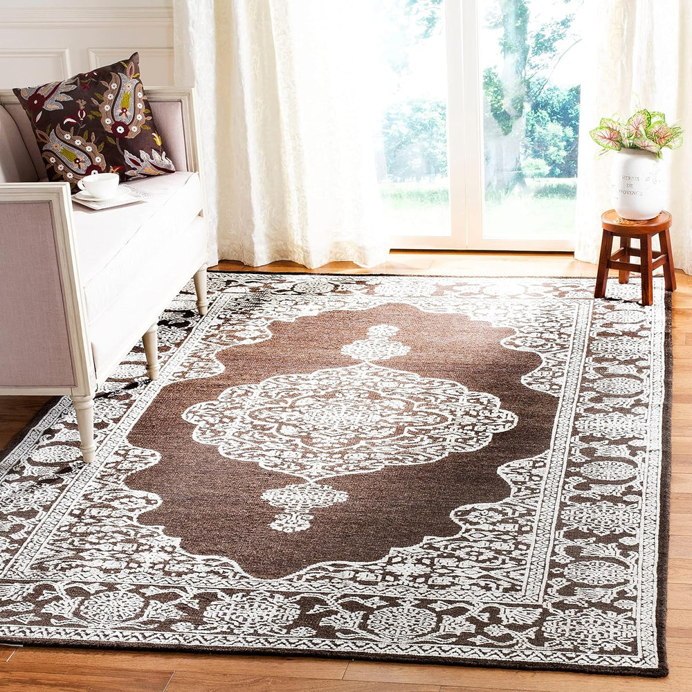 SAFAVIEH Chester Collection Area Rug - 6' x 9', Brown & Linen, Hand-Knotted Oriental Medallion Wool & Silk, Ideal for High Traffic Areas in Living Room, Bedroom (CHS546B)