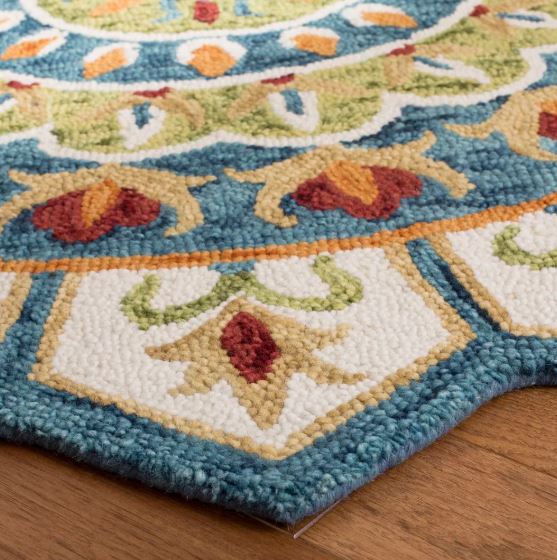 Novelty NOV605 Hand Tufted Indoor Area Rug - Ivory/Blue - 8' Round - Safavieh