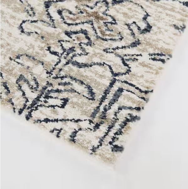 Rosehill Cream 5 ft. x 7 ft. Traditional Area Rug