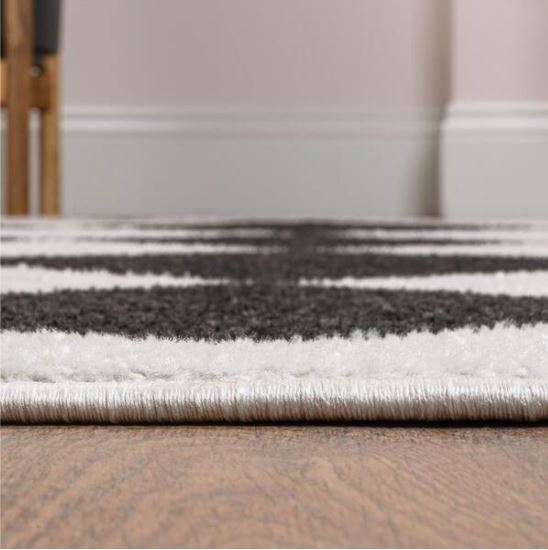 Draper Classic Geometric Diamond Pattern White/Charcoal 4 ft. x 6 ft. Area Rug