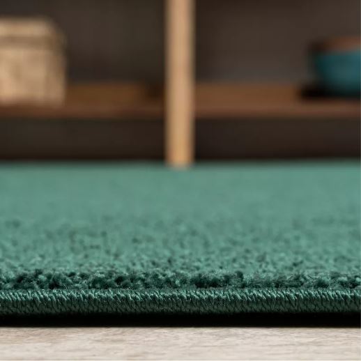 JONATHAN Y Haze Solid Low-Pile Emerald 4 ft. x 6 ft. Area Rug, Non-Shedding, Easy-Clean, Durable Synthetic Fibers