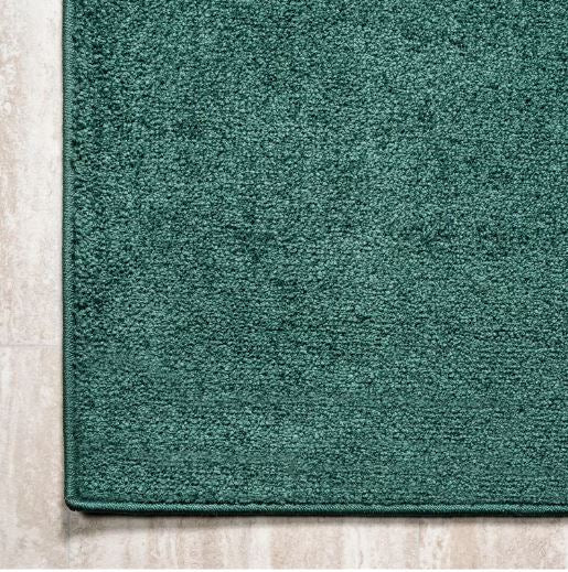 JONATHAN Y Haze Solid Low-Pile Emerald 4 ft. x 6 ft. Area Rug, Non-Shedding, Easy-Clean, Durable Synthetic Fibers