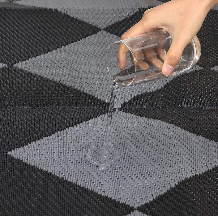 Garvee Outdoor Plastic Straw Rug 8x10 Reversible Waterproof Patio Rug Black/Grey Diamond for Camping, RV, Porch, Balcony, Picnic, Beach