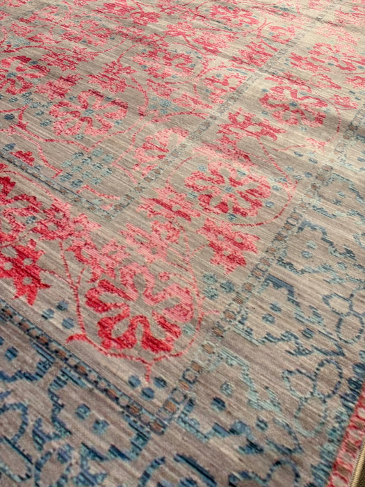 7' x 9' Area Rug