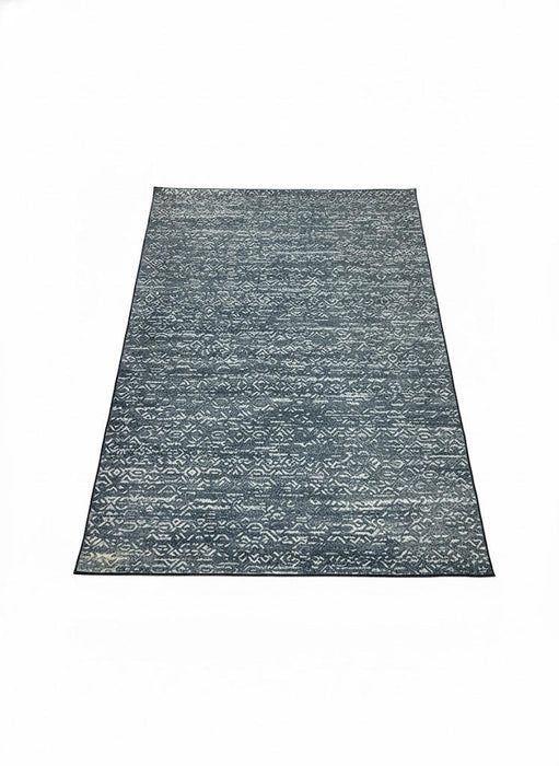 7' x 9' Area Rug