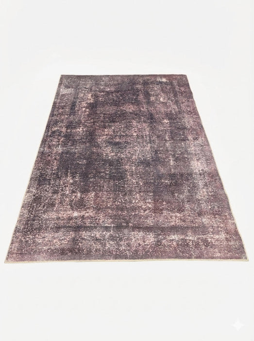 7' x 10' Area Rug