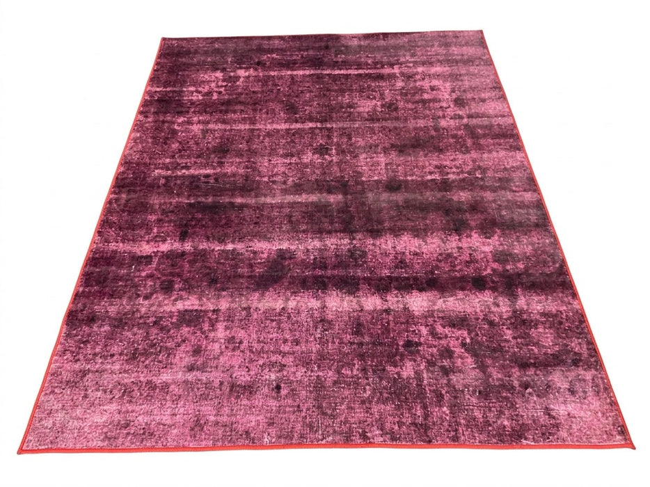 7' x 9' Area Rug