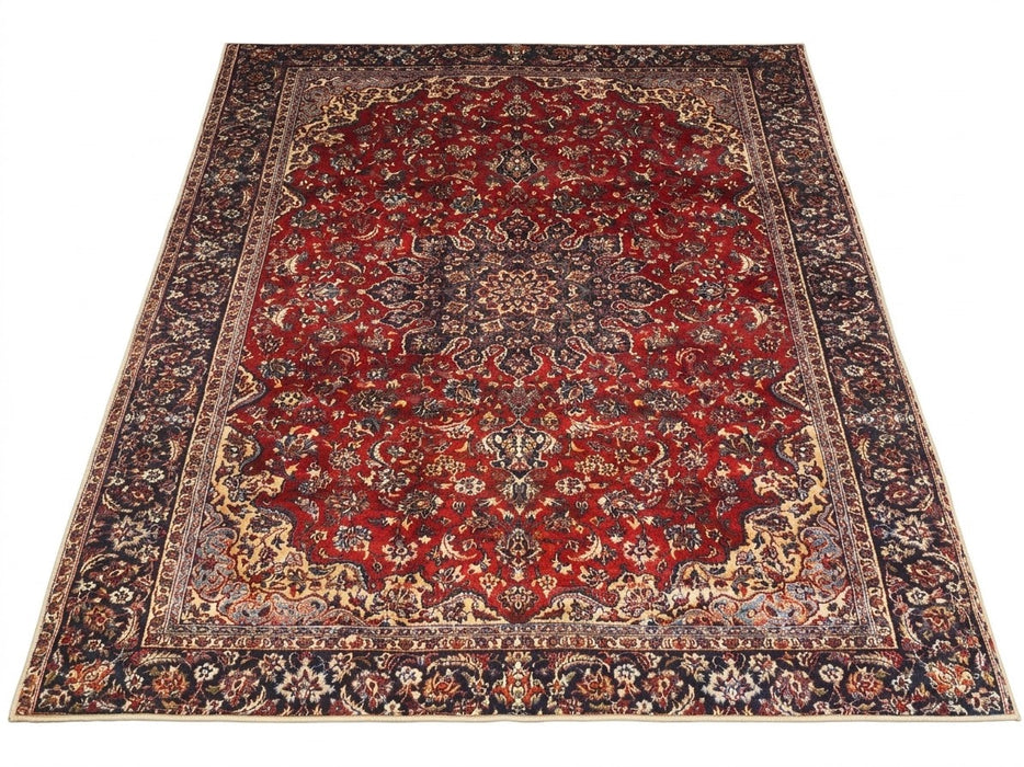 7' x 9' Area Rug