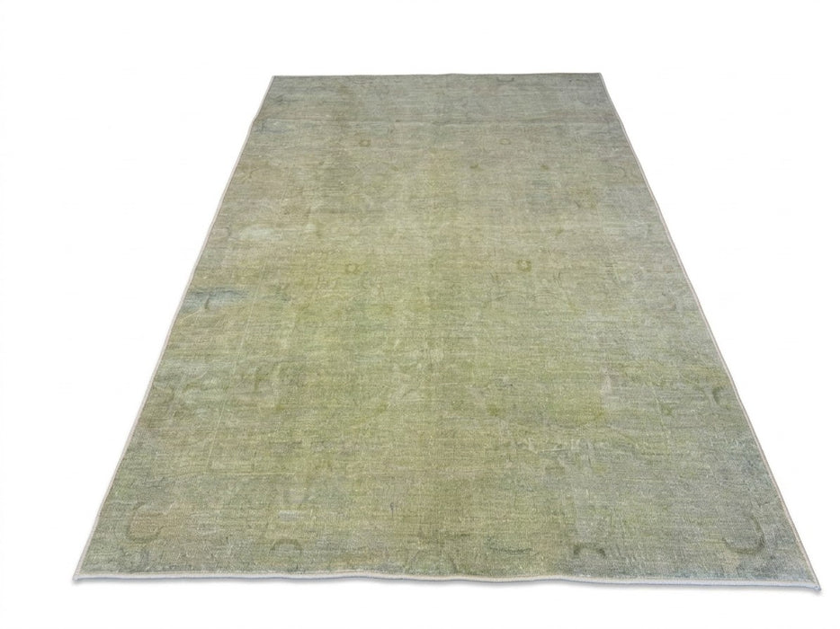 6' x 9' Area Rug