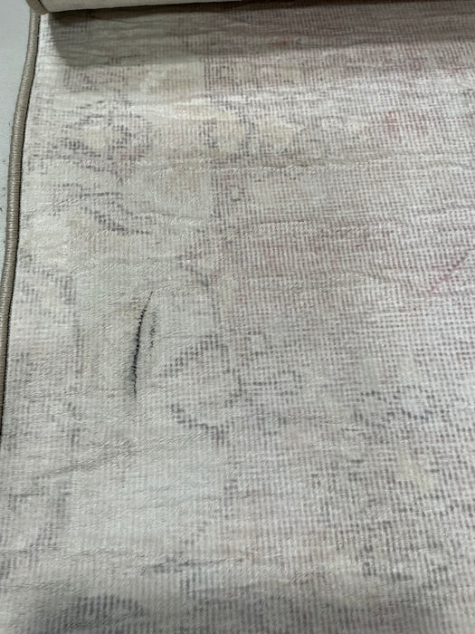 5' x 8' Area Rug