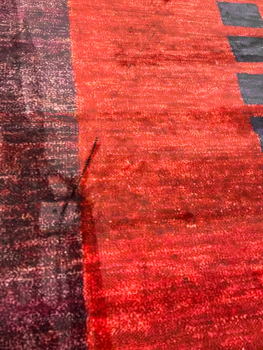 7' x 9' Area Rug