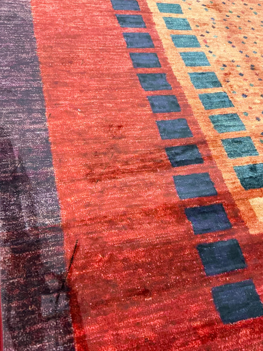 7' x 9' Area Rug