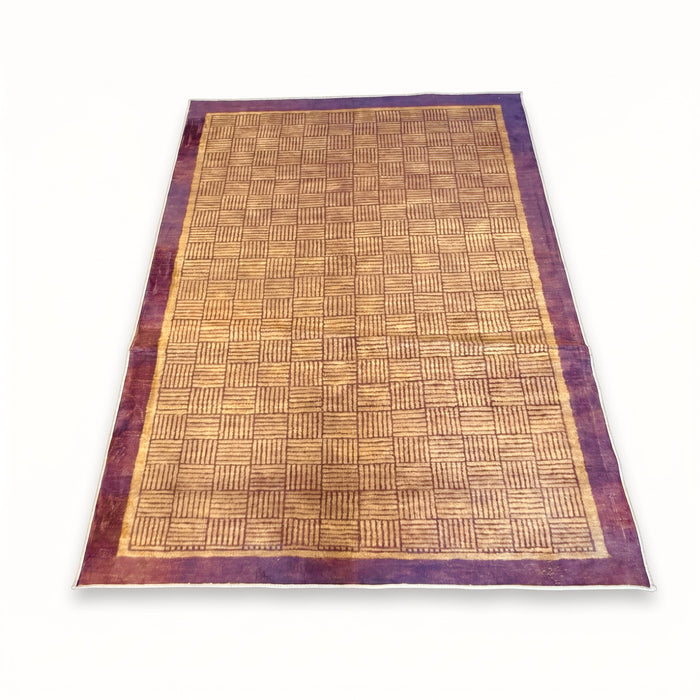 7' x 9' Area Rug