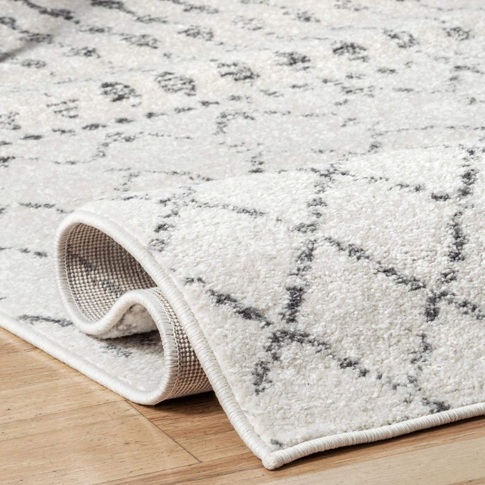 5' x 7' 5" Grey/Off-White Moroccan Area Rug